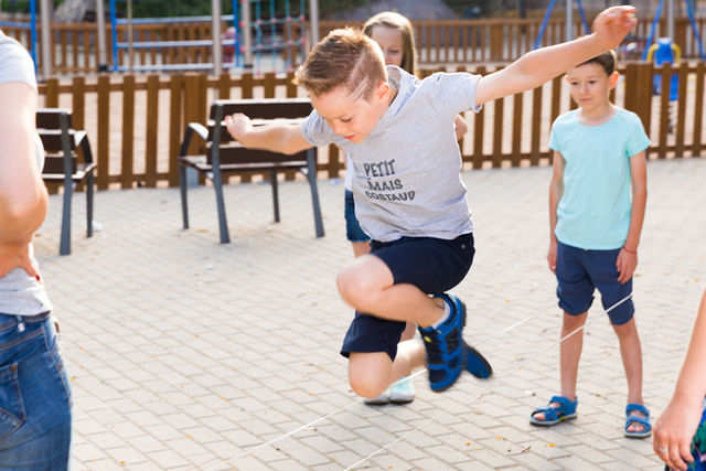 Osgood-Schlatter disease in growing athletes